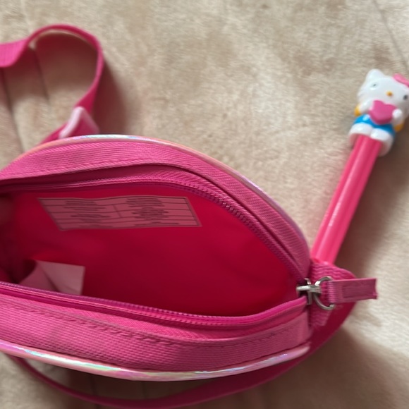 Hello kitty purse and Pez - Picture 7 of 7